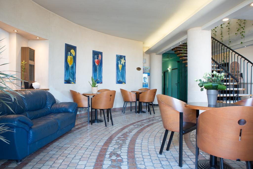 Amba Hotel Rimini Exterior photo